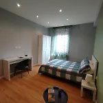 Hub In R\'Home